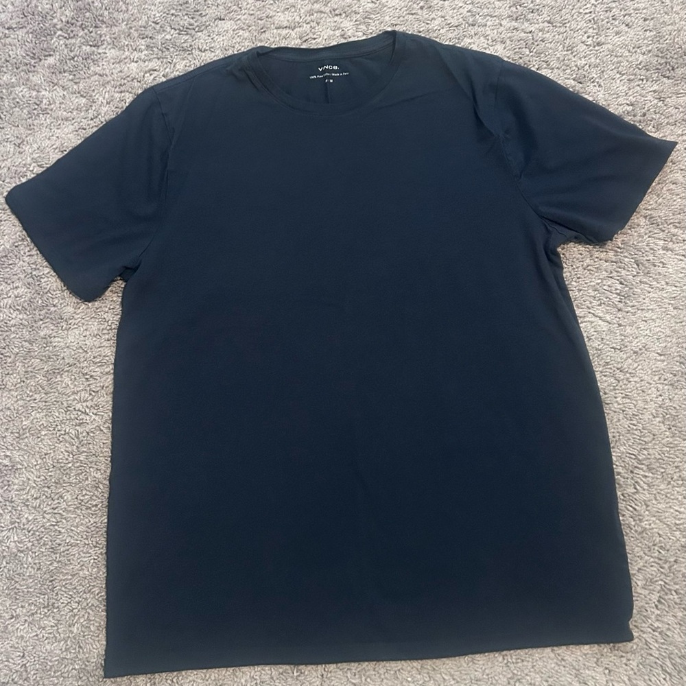 Men’s VINCE shirt. Size medium